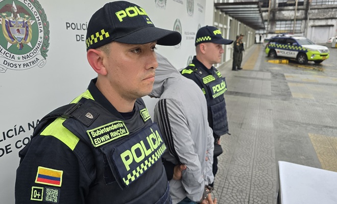 Policía Metropolitana de Manizales captura a un hombre con más de 15 tarjetas bancarias  Policía Metropolitana de Manizales captura a un hombre con más de 15 tarjetas bancarias