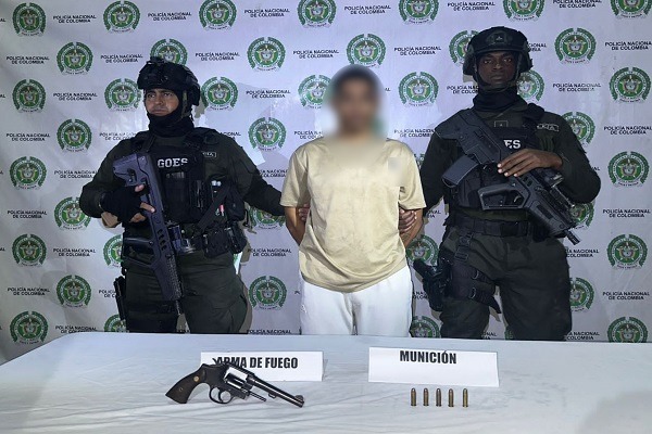 La Policía Nacional captura a un hombre con un arma de fuego ilegal en Quibdó La Policía Nacional captura a un hombre con un arma de fuego ilegal en Quibdó