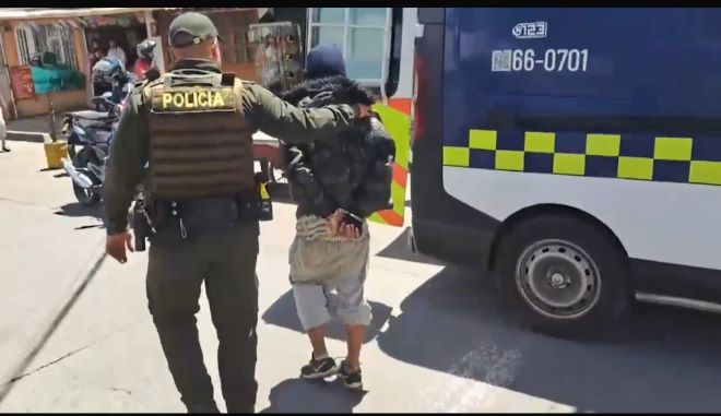 Policía Nacional en Pasto captura a un hombre por el delito de receptación y recupera motocicleta  labores de patrullaje y control de personas y vehículos