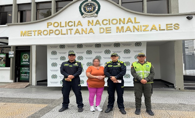 tres uniformados, y una ciudadana 