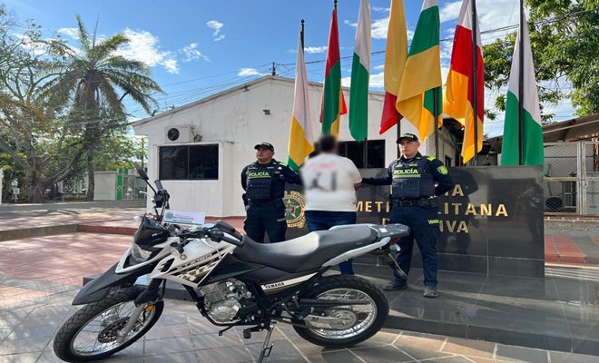 Persona capturada por la polic&iacute;a y moto recuperada en plaza de banderas