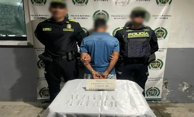 dos policías y un ciudadano capturado por el delito de tráfico de estupefacientes