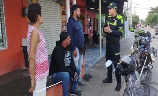 Policías y comunidad