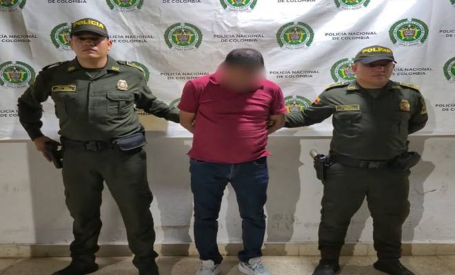 El detenido será puesto a disposición de la justicia para cumplir condena. Policía detiene en vía pública a hombre requerido por fabricación y tráfico de armas