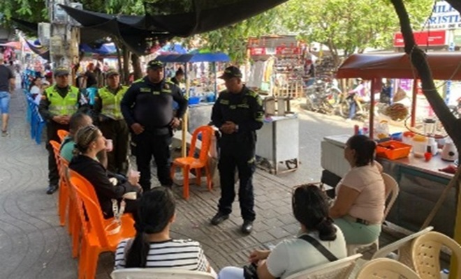 Policías y comunidad