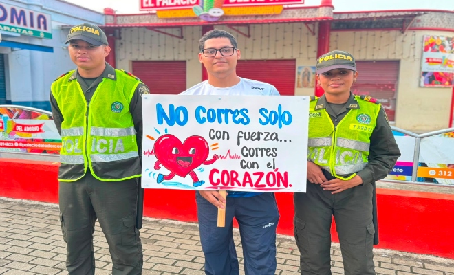 El Grupo de Policía Comunitaria brindó acompañamiento preventivo durante la actividad deportiva organizada por la Institución Educativa Nuestra Señora del Carmen, garantizando el normal desarrollo de la jornada.