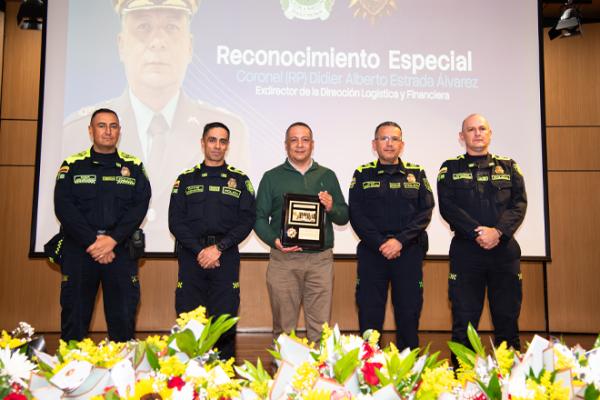 Reconocimiento al se&ntilde;or coronel (RP) Didier Alberto Estrada &Aacute;lvarez
