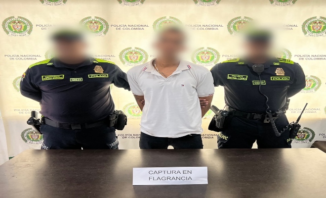 dos policías y un ciudadano por el delito de de hurto y amenazas