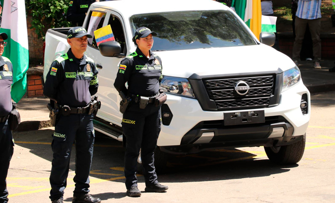 Camioneta para Inteligencia Policial gracias al esfuerzo conjunto de los municipios  de Chima y Simacota, orientada a desarticular estructuras delincuenciales