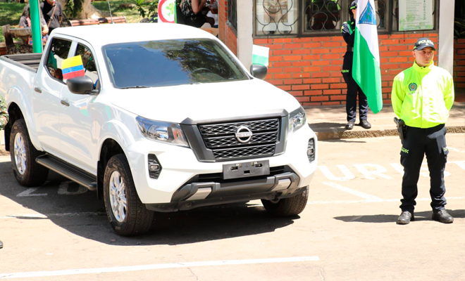 Camioneta para Investigación Criminal del Grupo de Protección y Servicios  Especiales, lograda mediante la unión de esfuerzos de ocho municipios, como El  Socorro, Oiba, Guadalupe, Guapotá, Chima, Confines, Simacota y Palmas del  Socorro, la cual blindará la seguridad integral en la región