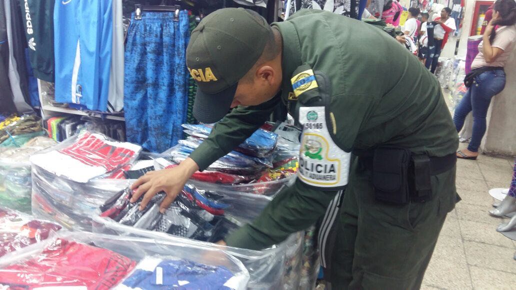 Mercancia de contrabando pretendia ser comercializada en Cali Contrabando afecta economía de los comerciantes legalmente establecidos