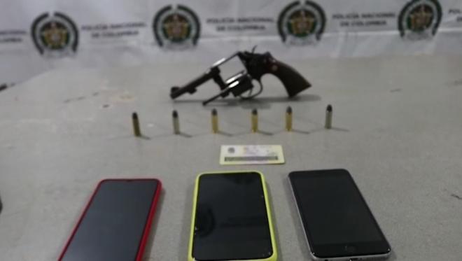 Frustramos un hurto en la comuna ocho de Cali Incautada un arma de fuego tipo revólver