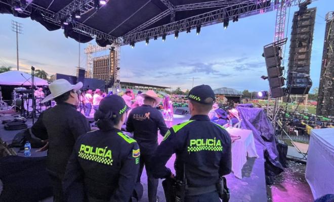 acompañaiento en tarima del festival yurupary de oro 