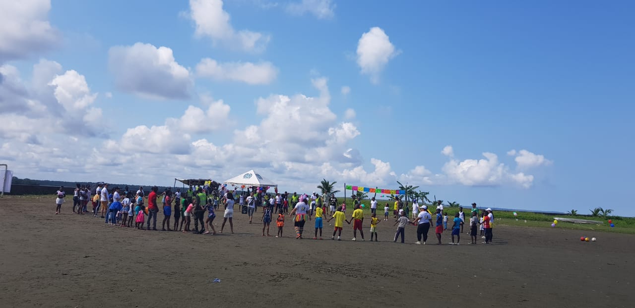 Policía lideró gestión comunitaria interinstitucional para la comunidad del barrio San José actividad-recreativa-con-niños-en-buenaventura-valle-del-cauca