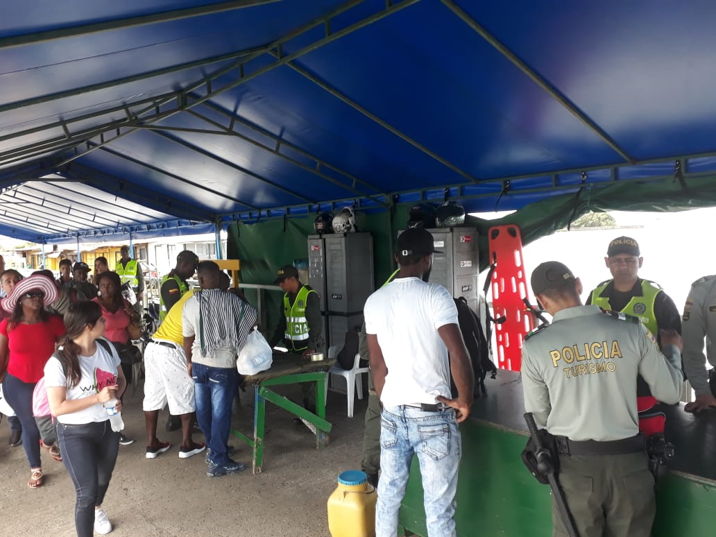 Policía de turismo en Buenaventura entregó  recomendaciones durante el fin de semana en sitios turísticos de la ciudad valle-del-cauca-unidades-de-turismo-realizan-actividad-preventiva-en-buenaventura2