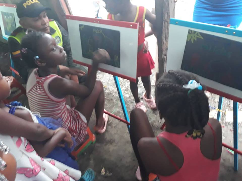 Realizamos jornada dominical en el barrio la playita de Buenaventura2 valle-del-cauca-en-buenaventura-realizamos-actividad-de-acercamiento-con-la-comunidad2