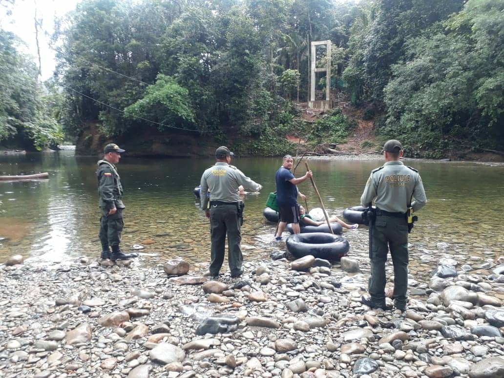 Policía de turismo realizó  jornada preventiva y de control en la reserva natural de san cipriano valle-del-cauca-verifican-actividad-deporte-extremo-en-san-cipriano-buenaventura2