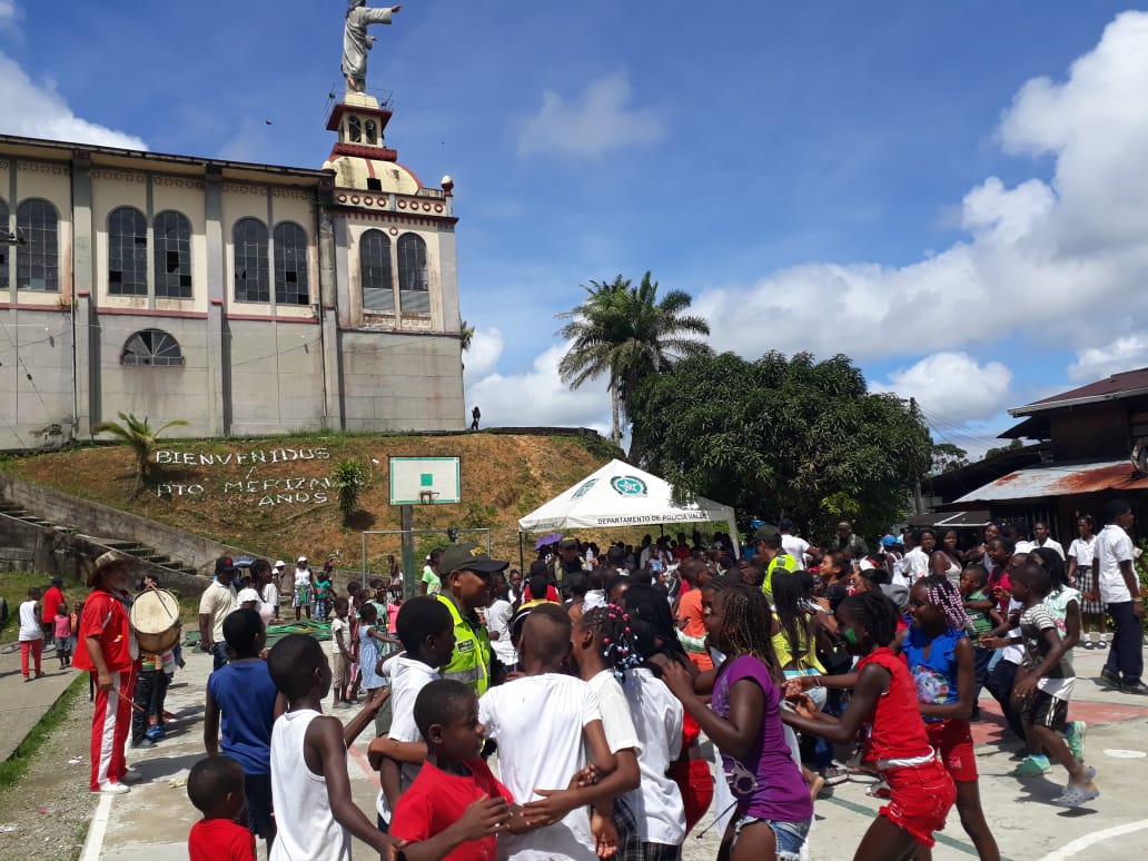 Apoyamos jornada de intervención social en beneficio de la comunidad de Puerto Merizalde del bajo naya valle-del-cauca-actividad-puerto-merizalde-buenaventura4