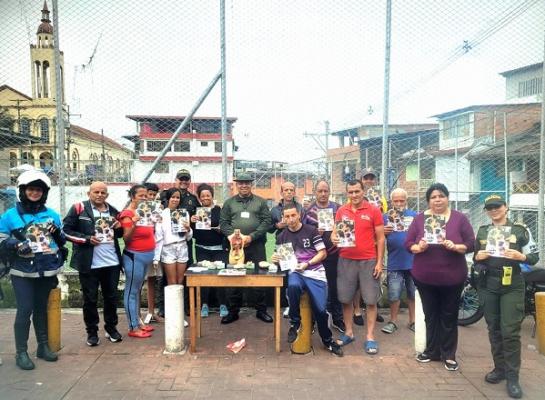 En el barrio el Carmen la Policía y la comunidad están unidos por la seguridad ciudadana En el barrio el Carmen la Policía y la comunidad están unidos por la seguridad ciudadana
