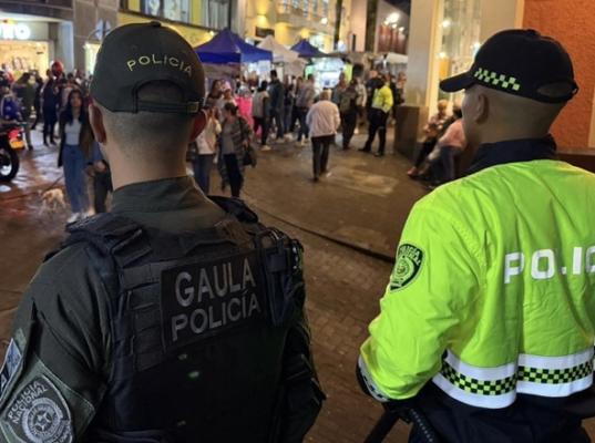 propios y visitantes salen tranquilos a las calles, su Policía los protege sobre la carrera 23 garantizamos la seguridad de propios y visitantes