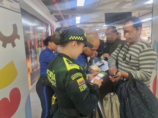 en el fin de semana se llevaron a cabo actividades operativas y preventivas para prevenir los delitos solicitud de antecedentes en Manizales y Villamaría en el fin de semana