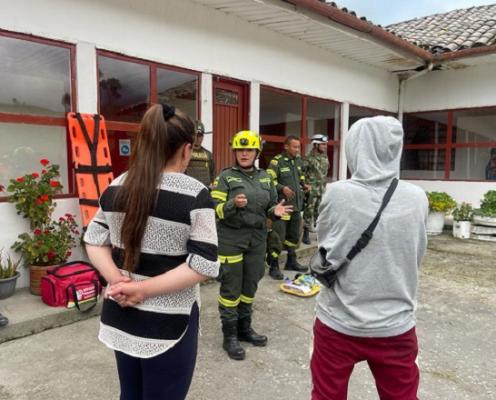 ponalsar y demás entes gubernamentales llegaron hasta la vereda playa larga