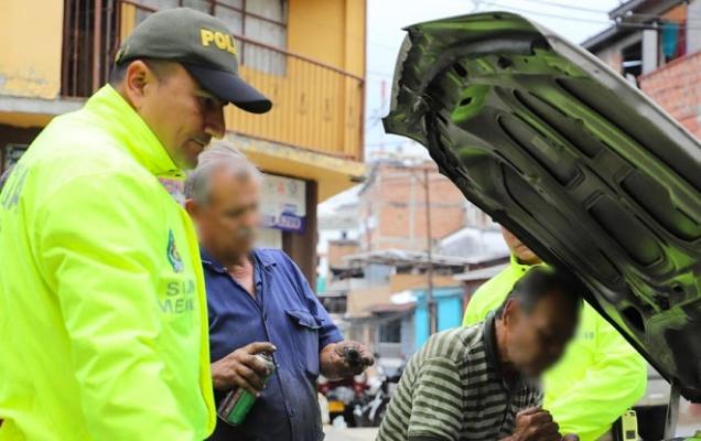 Operativos contra el comercio ilegal de autopartes en prenderias y talleres
