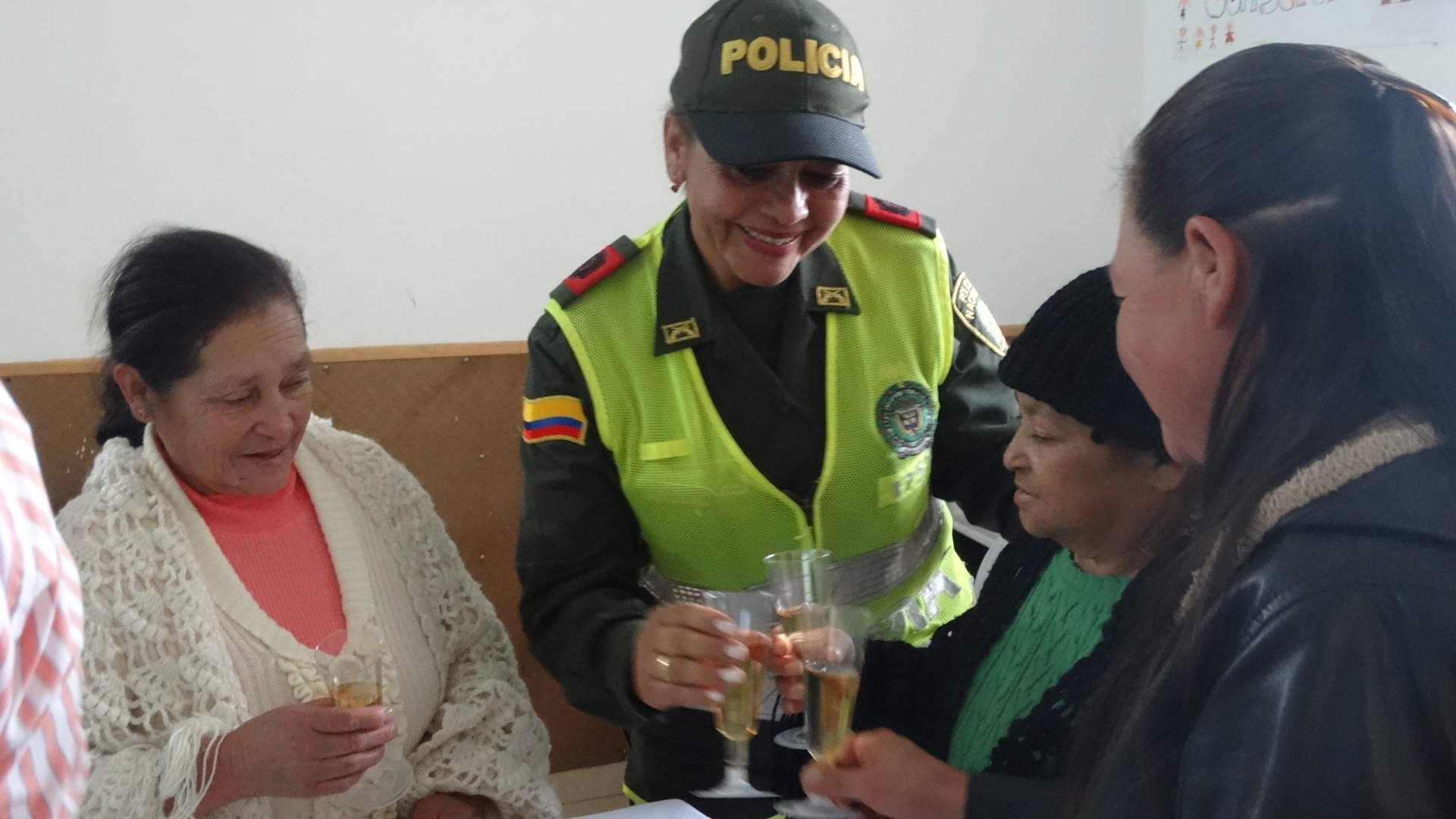 Les brindamos un nuevo hogar a las hermanas Cucaita Les brindamos un nuevo hogar a las hermanas Cucaita