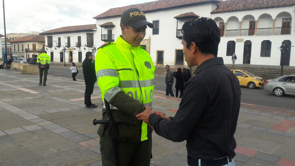 policia-honesto-tunja policia-honesto-tunja