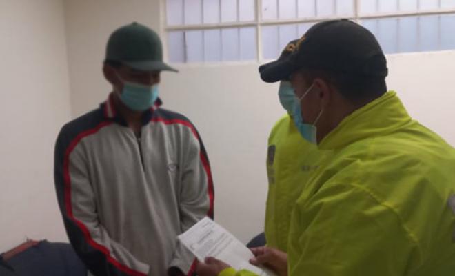 Plan 1000 contra el microtráfico Policía leyendo derechos del capturado