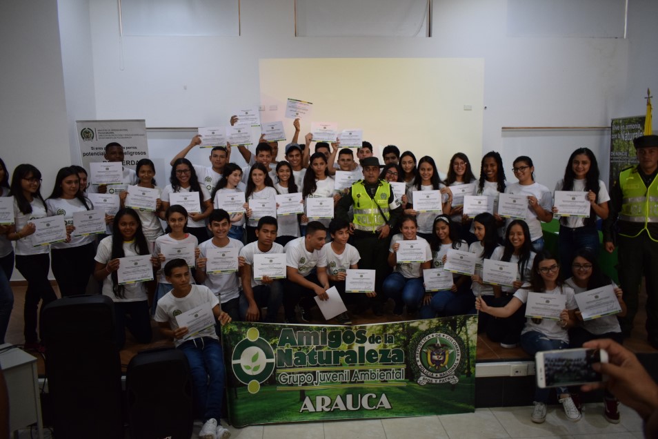 Policía Nacional promueve buenas prácticas cívicas en los adolescentes.  Realizamos la clausura del programa amigos por la naturaleza.