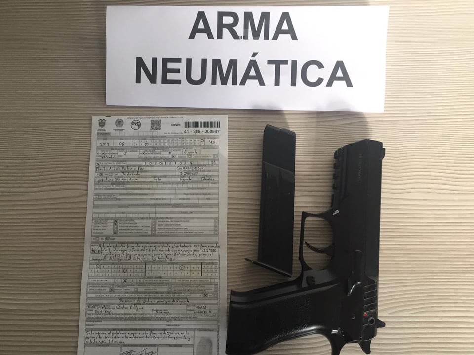 4 armas de fuego y 1 neumática fueron incautadas  arma_neumatica