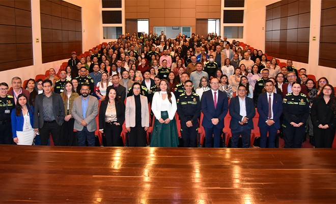 Participantes de la jornada académica sobre regulación contable pública.