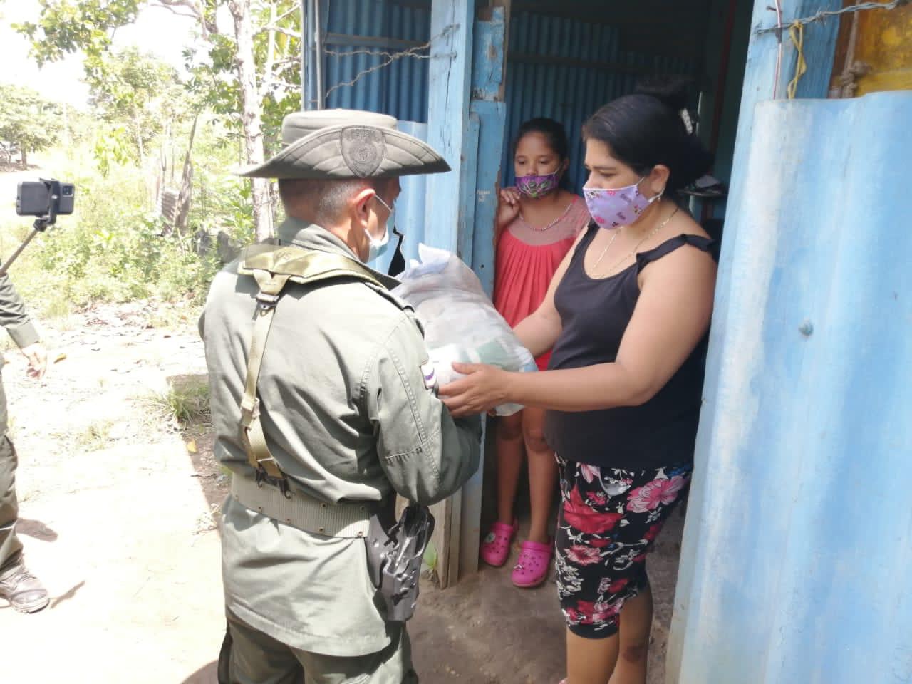 Entregamos ayudas a comunidad damnificada en San José del Guaviare, Magdalena y Santa Marta Entregamos-ayudas