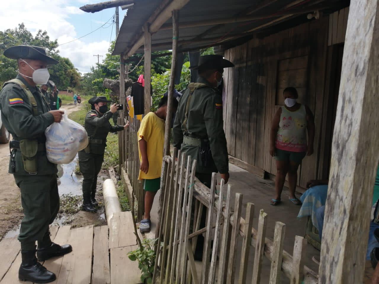 Entregamos ayudas a comunidad damnificada en San José del Guaviare, Magdalena y Santa Marta Entregamos-ayudas