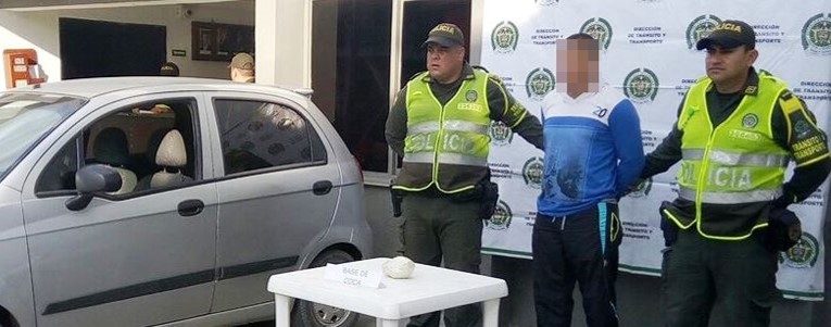 Al registrar su vehículo, debajo de la silla llevaba base de coca la captura se produjo en las primeras horas de la mañana