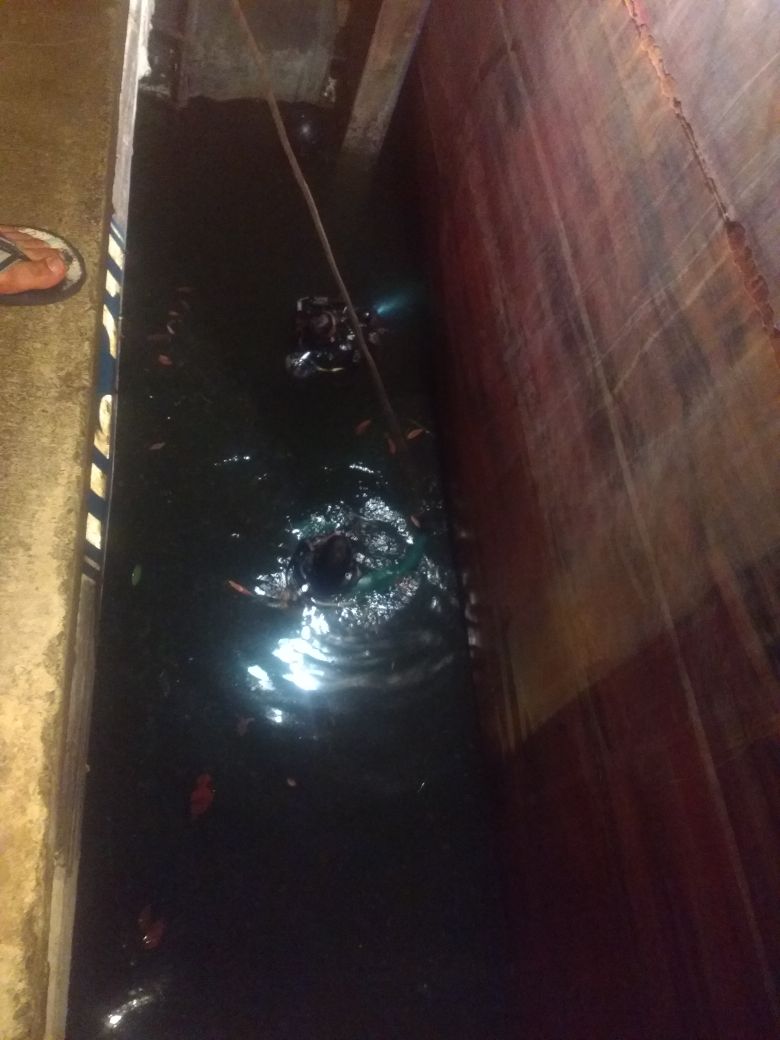 Buzos de la Policía Nacional hallaron 481 kilos de cocaína durante inspección subacuática en el puerto de Buenaventura Buzos-de-la-Policía-Nacional-hallan-481-kilos-de-cocaína-durante-inspección-subacuática-en-el-puerto-de-Buenaventura