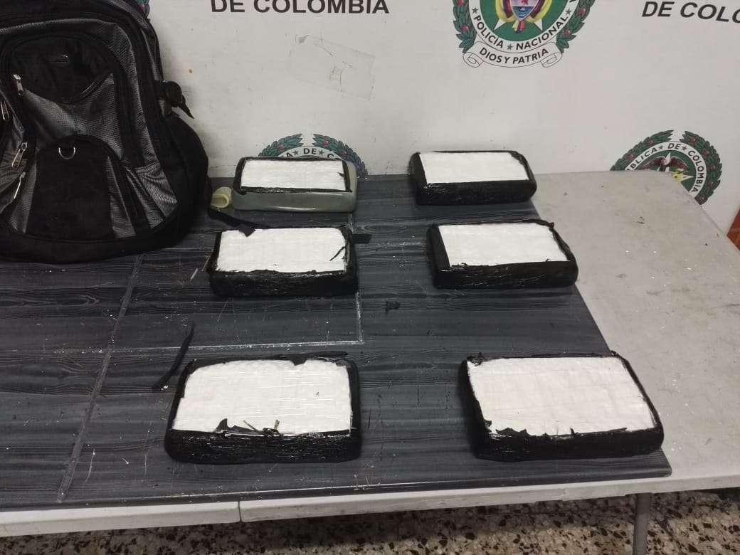 Cinco-jóvenes-fueron-capturados-transportando-cocaína-hacia-San-Andrés Cinco-jóvenes-fueron-capturados-transportando-cocaína-hacia-San-Andrés