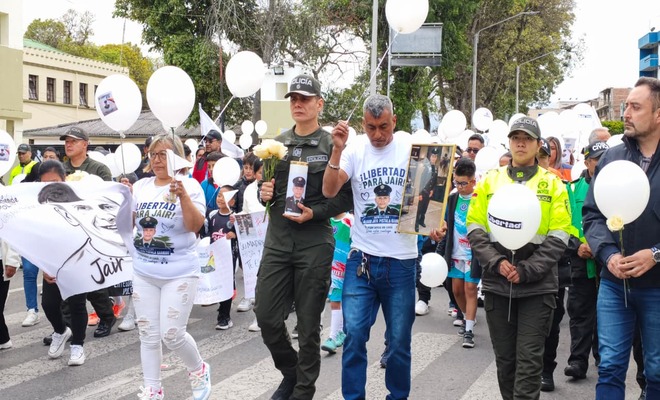 Policías, familia y comunidad unidos en caminata para pedir la liberación de Patrullero secuestrado en Nariño