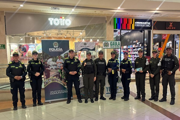 3 Policías del GAULA, 2 Policías comunitarias y 4 de turismo