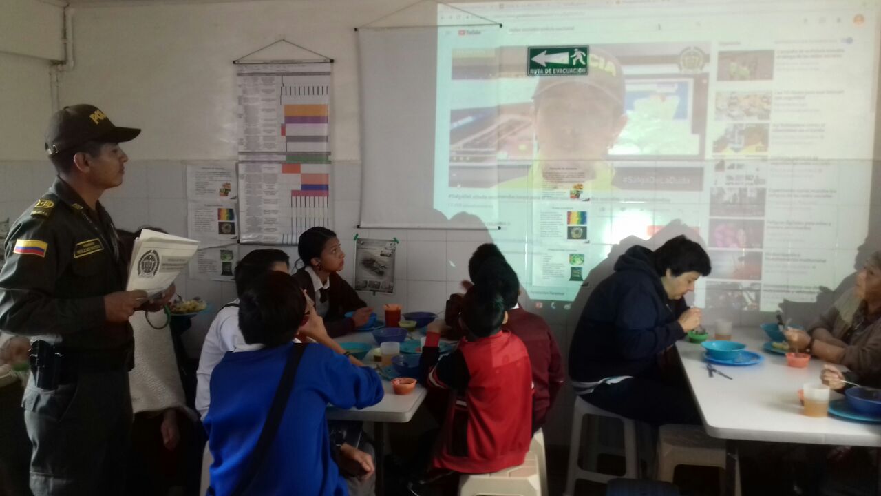 campaña-redes-sociales-ESMEB campaña-redes-sociales-ESMEB