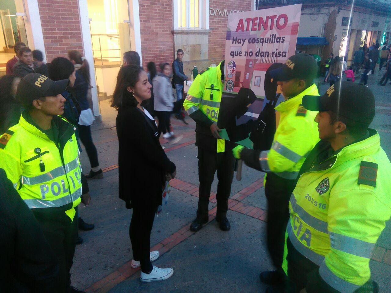 policia-realiza-campaña-de -prevencio-tunja policia-realiza-campaña-de -prevencion