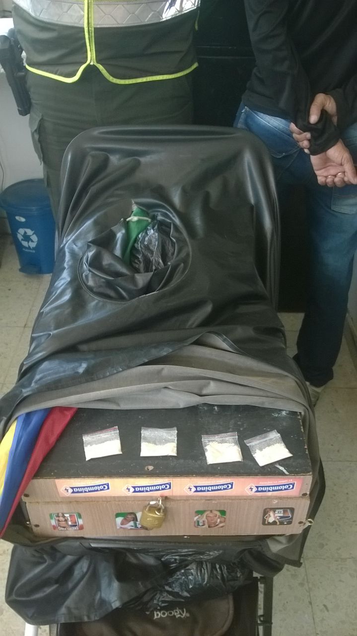 captura_vendedor_informal_por_estupefacientes en_chaza_vendian_estupefacientes