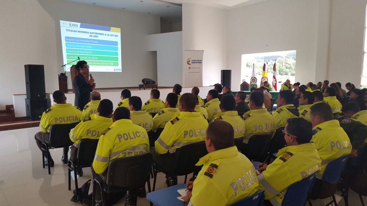 En Boyacá adoptamos medidas contra la minería ilegal Capacitación minería ilegal en Boyacá