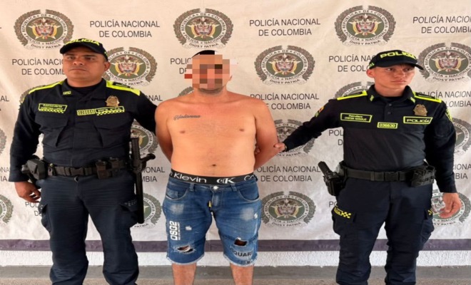 Dos polic&iacute;as, 1 capturado - alias pelicano. 