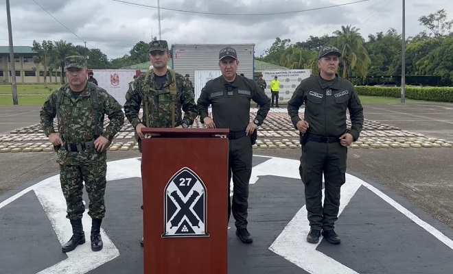 Comandantes de la Policía y Ejército entregan declaraciones a medios de comunicación 