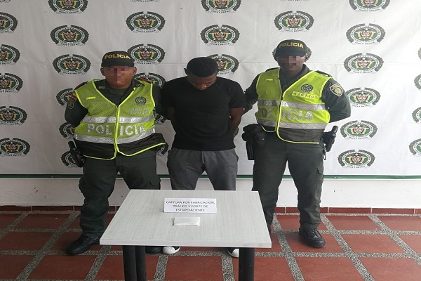 Pretendía distribuir estupefacientes y fue capturado por la patrulla del cuadrante Pretendía-distribuir-estupefacientes-y-fue-capturado-por-la-patrulla-del-cuadrante.