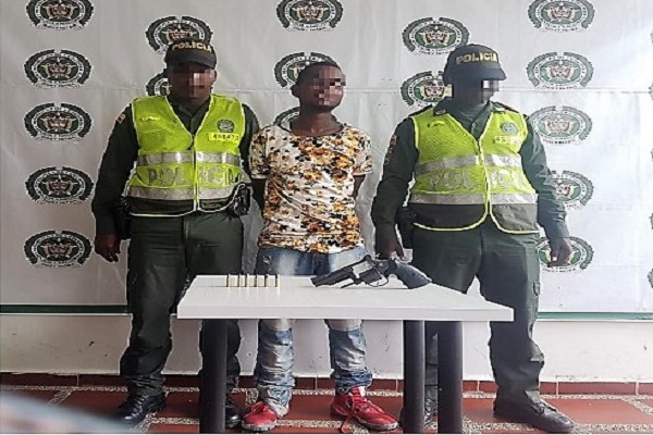 Capturado sujeto por porte de armar de fuego. Capturado-sujeto-por-porte-de-armar-de-fuego.