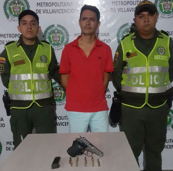 Este ciudadano deberá responder por el delito de, Fabricación, Trafico o Porte Ilegal de Armas de Fuego