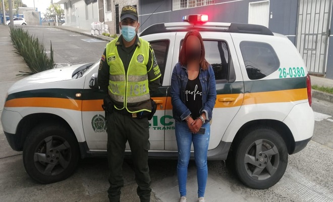 tiene orden judicial por el delito de hurto por medios informáticos agravados Capturada mediante área de prevención en vía de Pereira a Armenia